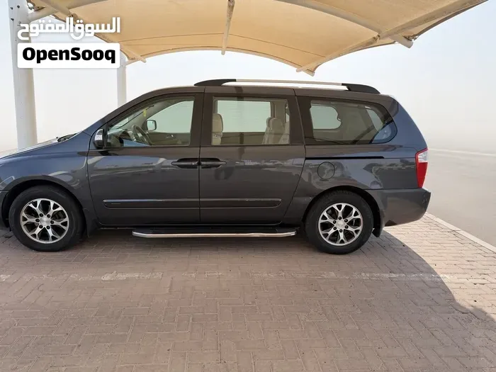 Kia Carnival 2014 photo 4