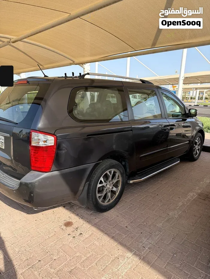 Kia Carnival 2014 photo 2
