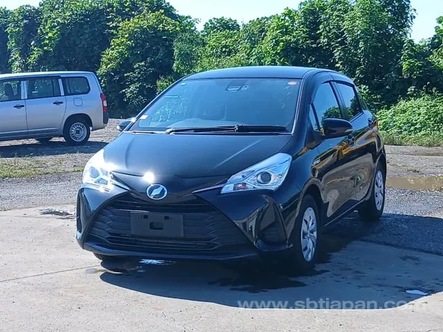 Toyota Vitz 2017 photo 3