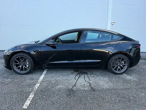 Tesla Model 3 2021 photo 2