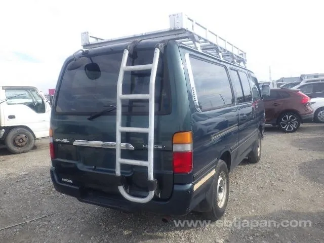 Toyota Hiace Van 2002 photo 4