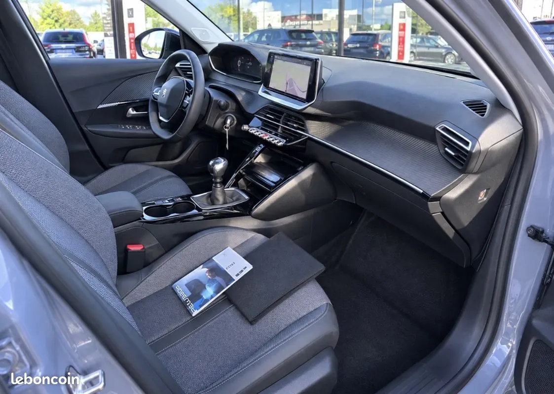 Peugeot 208 2025 photo 3