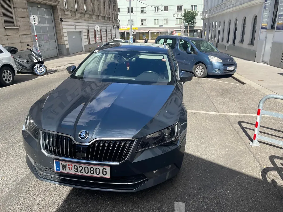 Skoda Superb 2019 photo 3