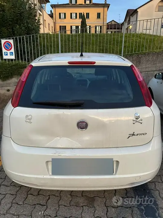 Fiat Punto 2011 photo 5