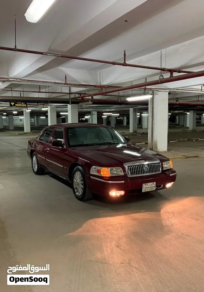 Ford Crown Victoria 2009 photo 2