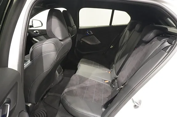 BMW 120 2026 photo 5