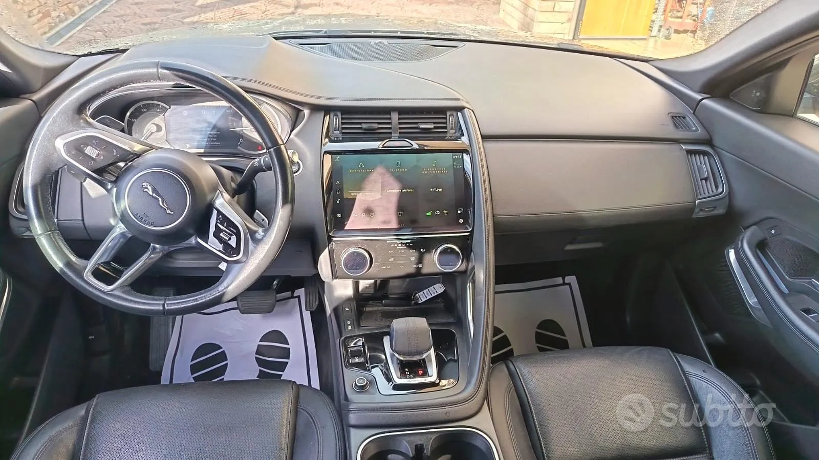 Jaguar E-Pace 2021 photo 5
