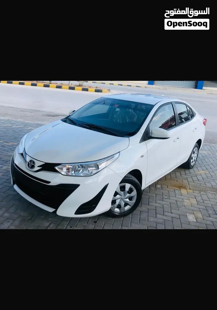 Toyota Yaris 2022 photo 2