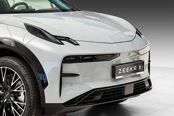 Zeekr X 2025 photo 2