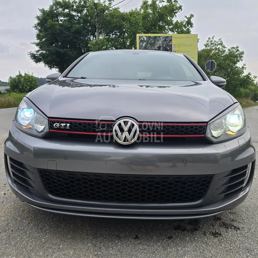 Volkswagen Golf 2010 photo 4
