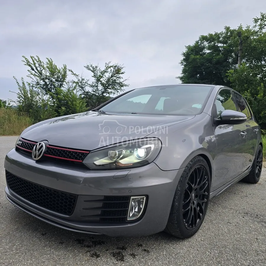 Volkswagen Golf 2010 photo 2