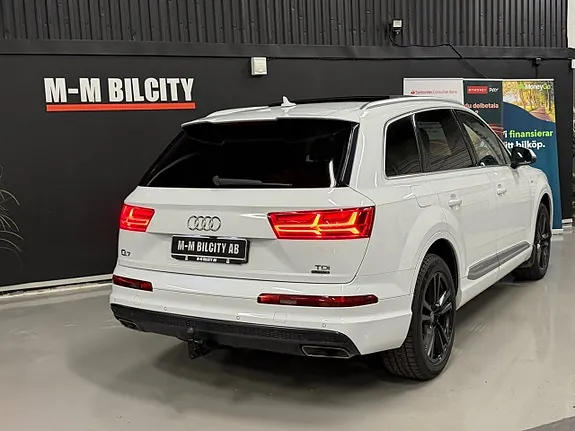Audi Q7 2017 photo 4
