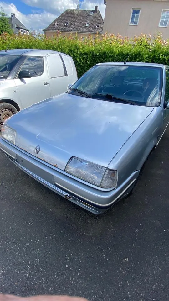 Renault 19