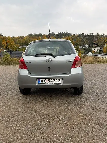 Toyota Yaris 2007 photo 2