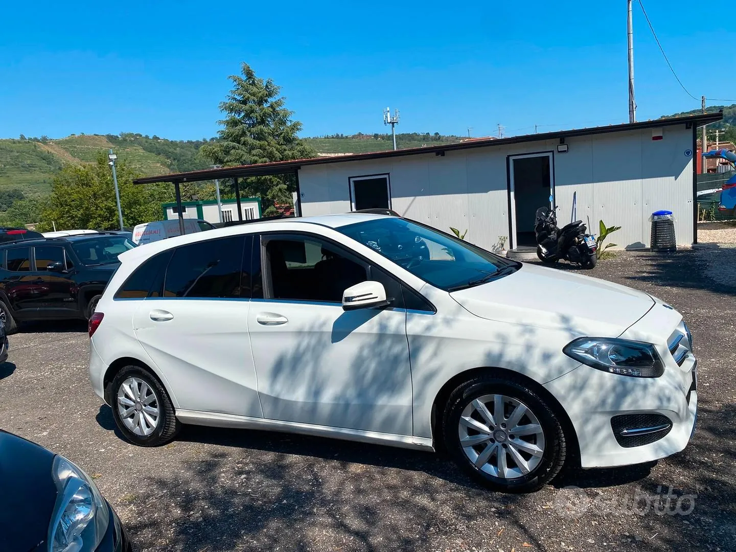 Mercedes-Benz B 180 D Executive 2015 photo 4