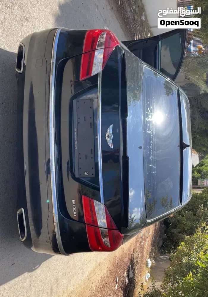 Genesis G70 2012 photo 2