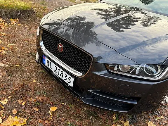 Jaguar Xe 2016 photo 3