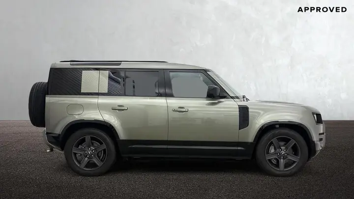 Land Rover Defender 110 2025 photo 5