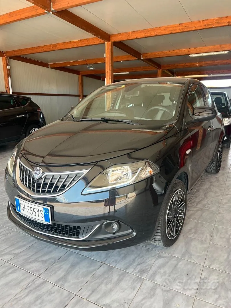 Lancia Ypsilon 2022 photo 2