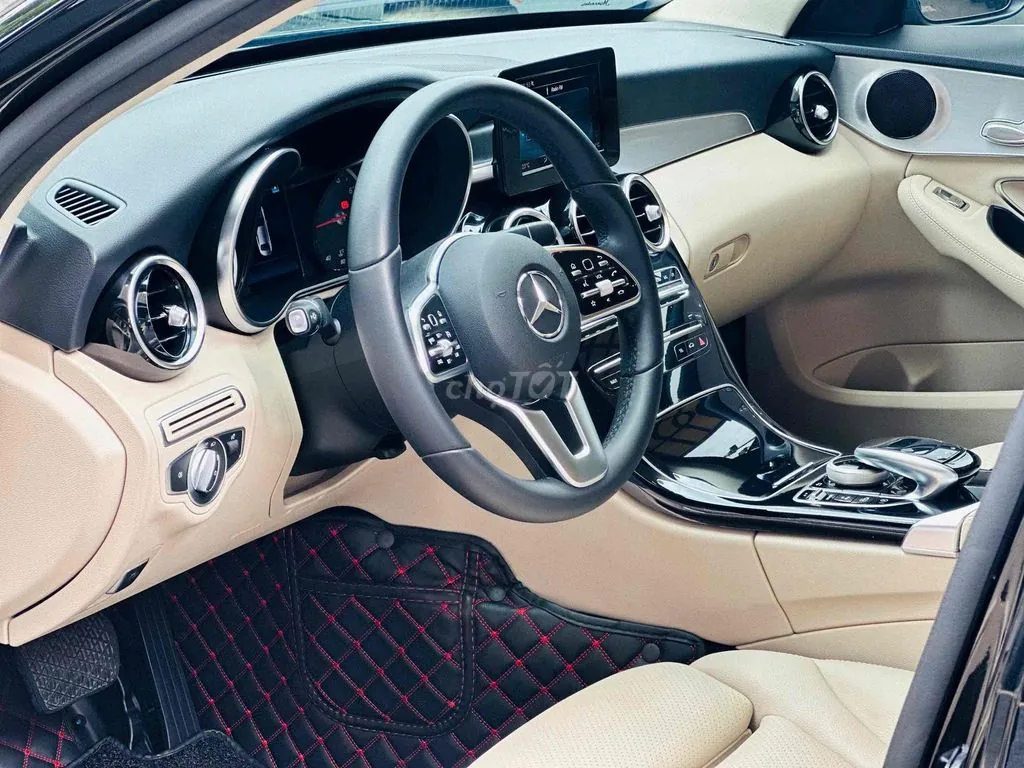 Mercedes-Benz C-Class 2020 photo 3