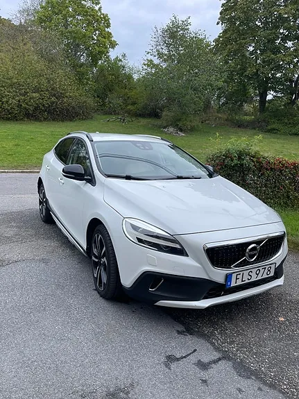 Volvo V40 Cross Country 2017 photo 2