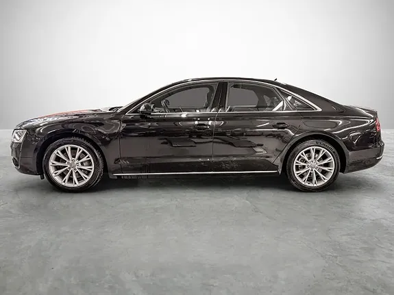 Audi A8 2011 photo 2