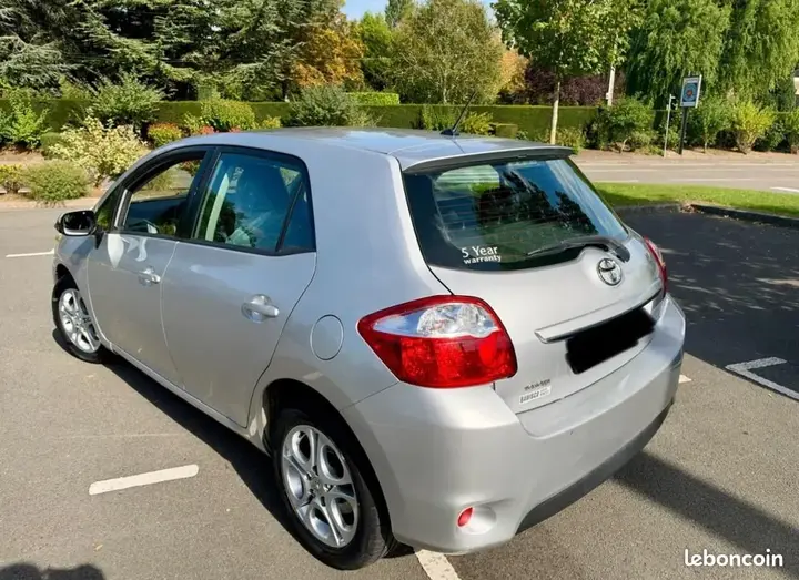 Toyota Auris 2011 photo 3