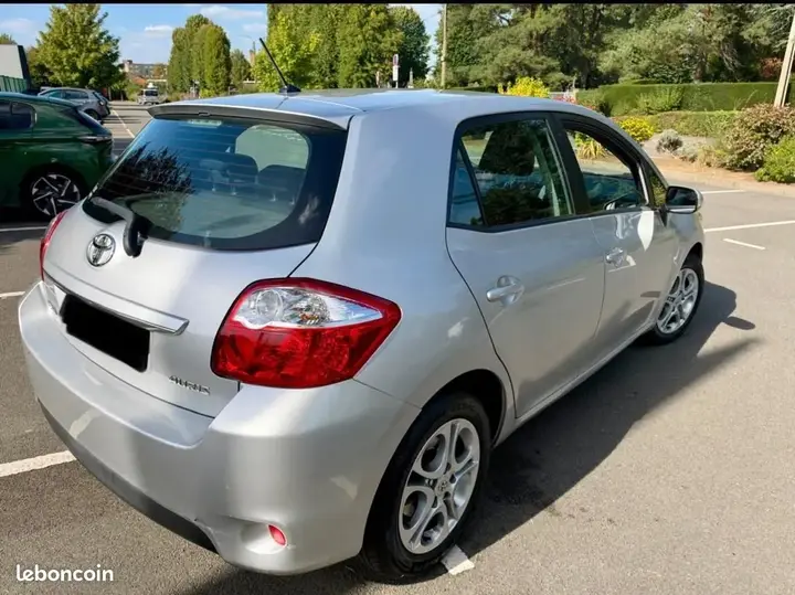 Toyota Auris 2011 photo 4