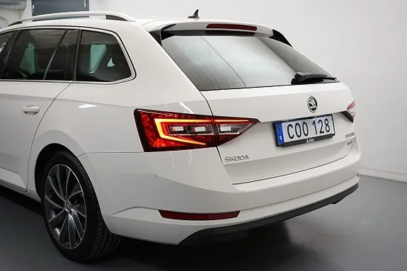Skoda Superb 2018 photo 4
