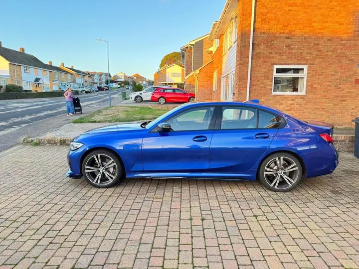 BMW 3 Series 2019 photo 4