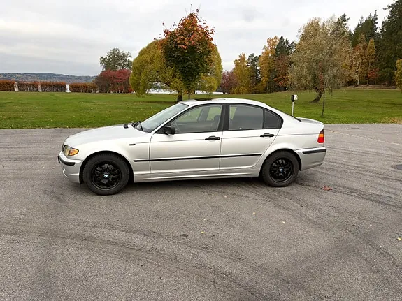 BMW 318I 2003 photo 3