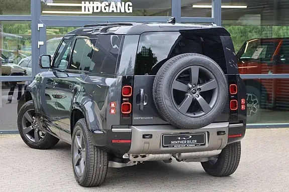 Land Rover Defender 110 2026 photo 3