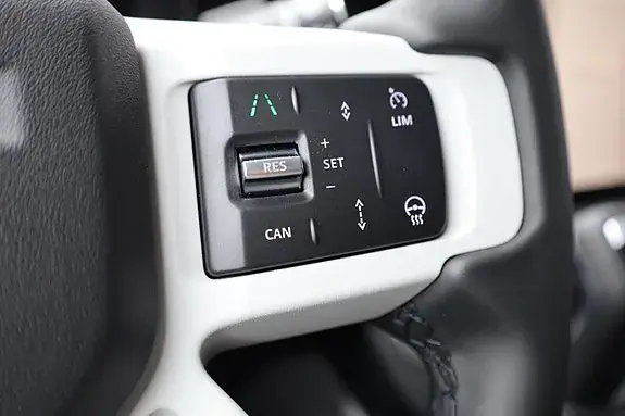 Land Rover Defender 110 2026 photo 5