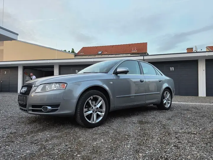 Audi A4 2005 photo 2