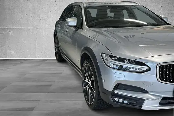 Volvo V90 Cross Country 2017 photo 2