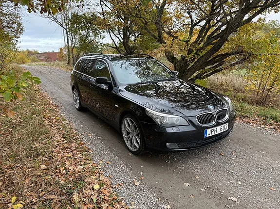 BMW 520I
