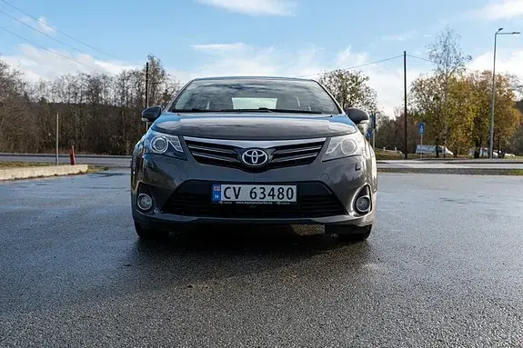 Toyota Avensis 2012 photo 4
