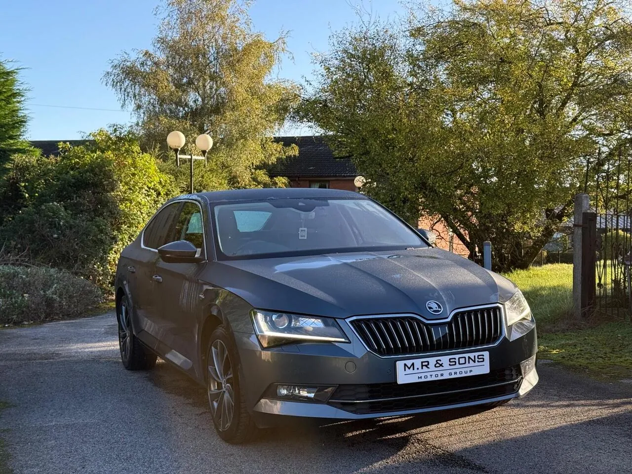 Skoda Superb 2016 photo 2