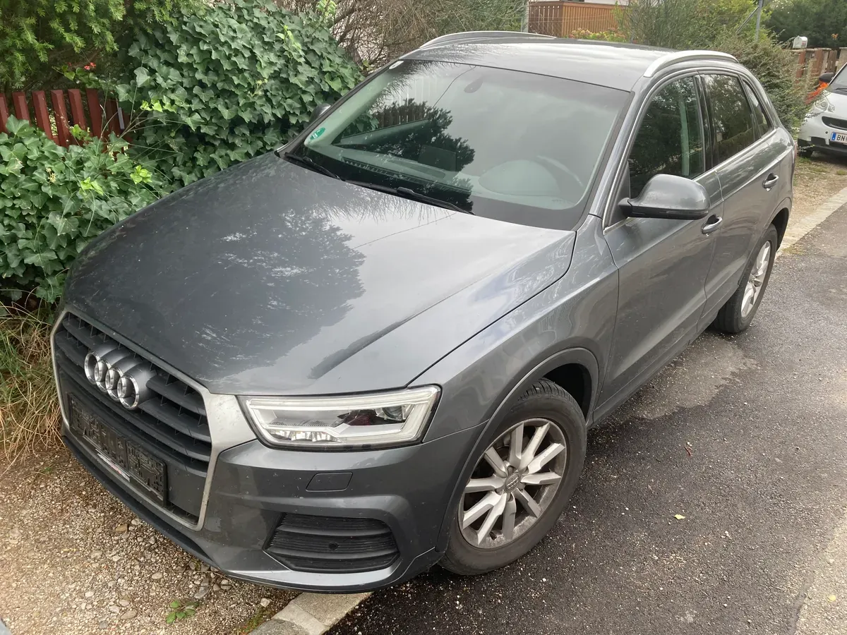 Audi Q3 2017 photo 2