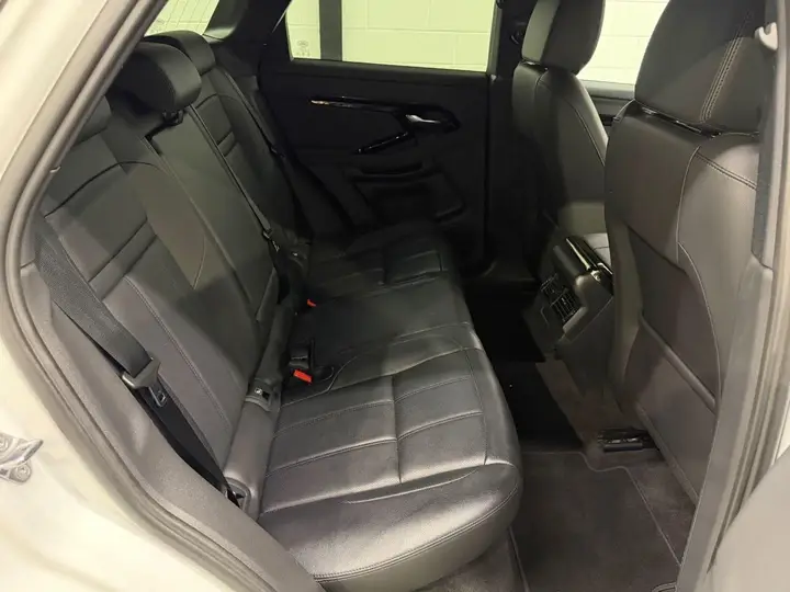 Land Rover Range Rover Evoque 2024 photo 4