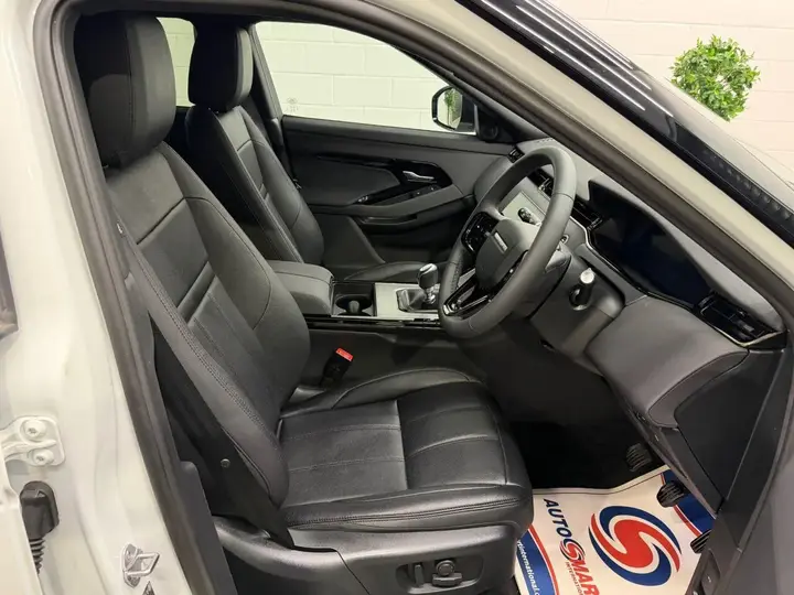 Land Rover Range Rover Evoque 2024 photo 2