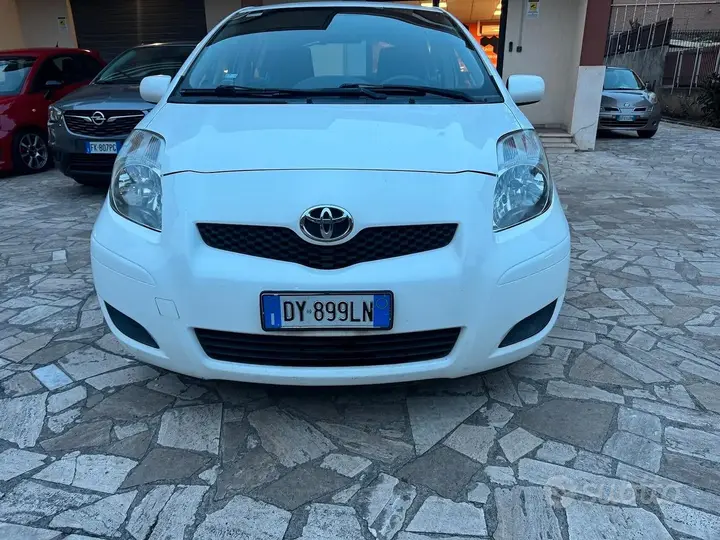 Toyota Yaris 2009 photo 3