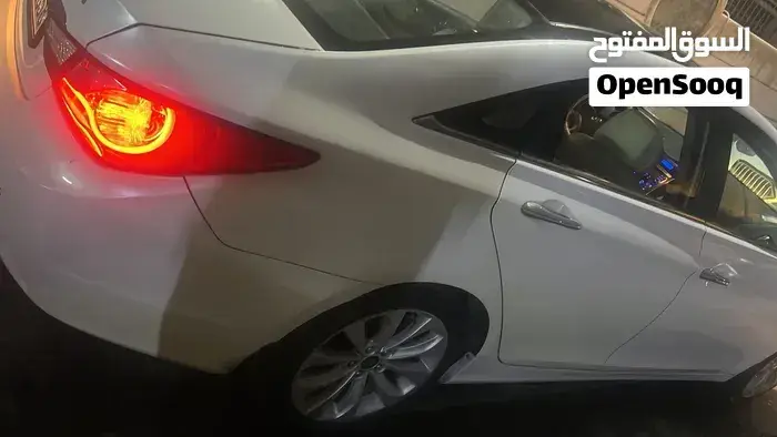 Hyundai Sonata 2011 photo 3