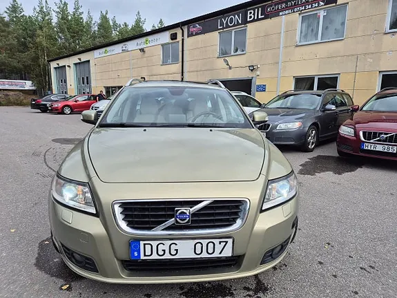 Volvo V50 2009 photo 2