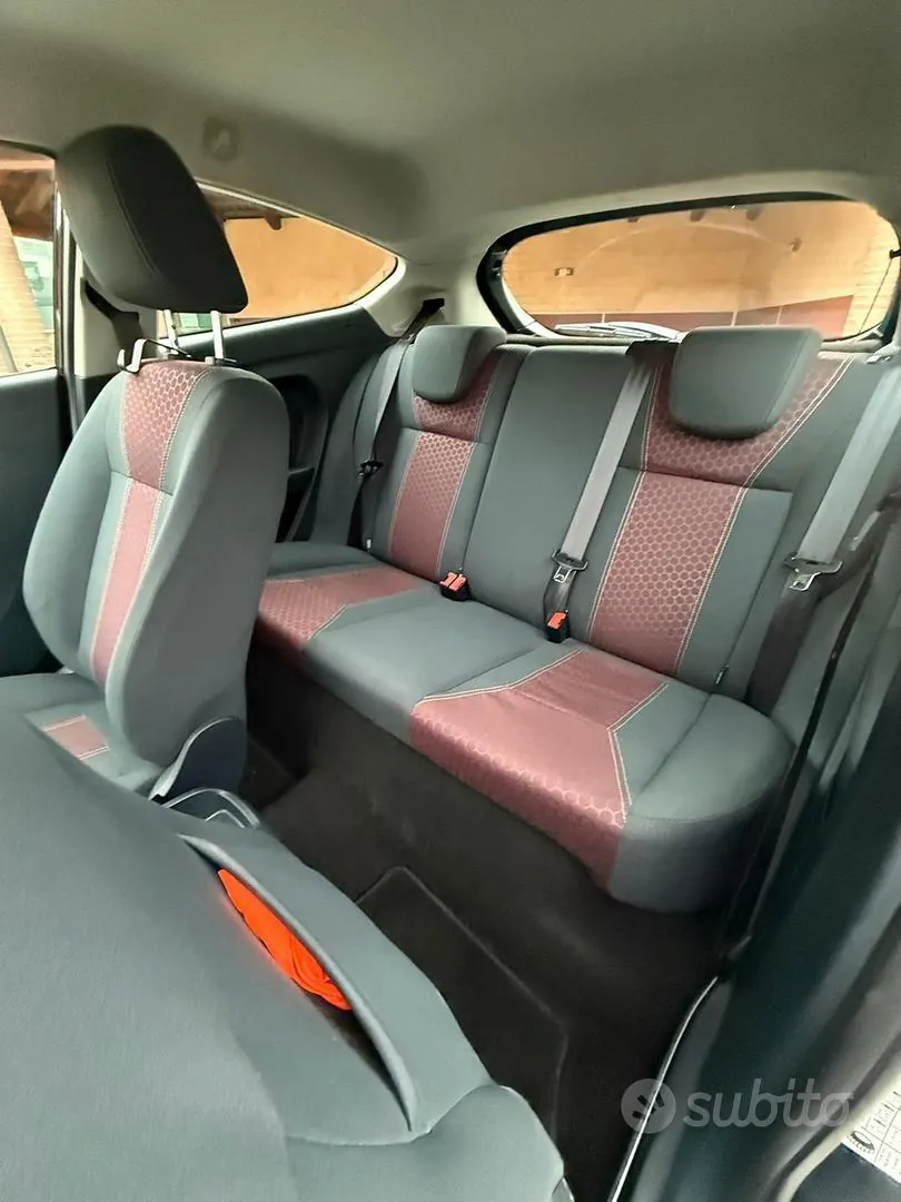 Ford Fiesta 2011 photo 5