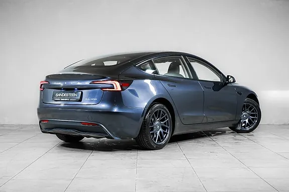 Tesla Model 3 2024 photo 4