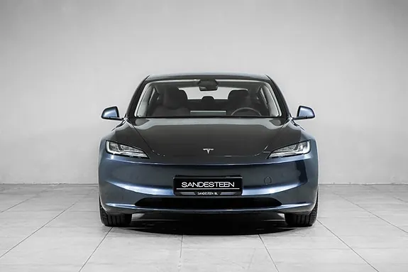 Tesla Model 3 2024 photo 2