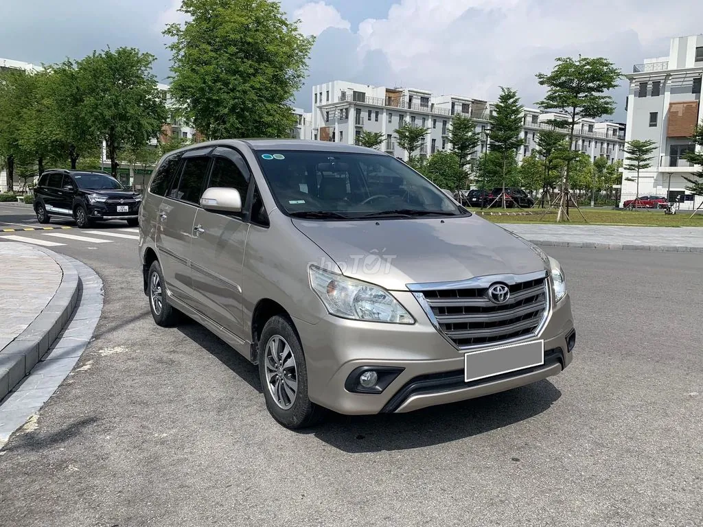 Toyota Innova 2015 photo 2