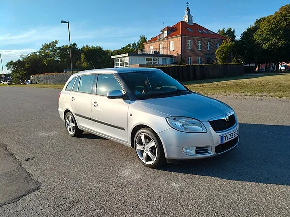 Skoda Fabia 2009 photo 3