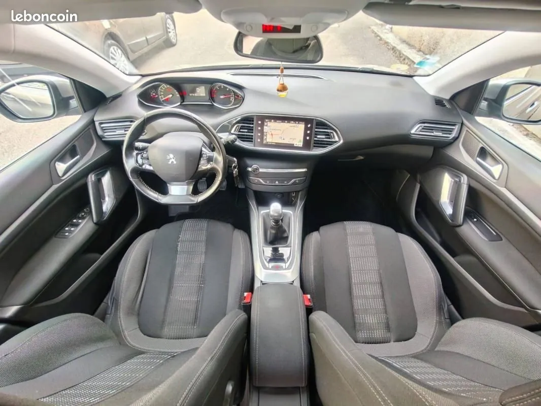 Peugeot 308 2015 photo 3